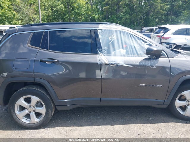 3C4NJDBB7JT401834 Jeep Compass Latitude 4x4