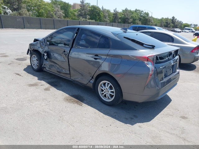 Toyota Prius Two 2017 JTDKBRFU1H3025369 Image 3