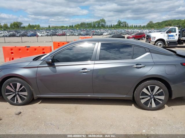 1N4BL4DW7MN384525 Nissan Altima Sv Intelligent Awd