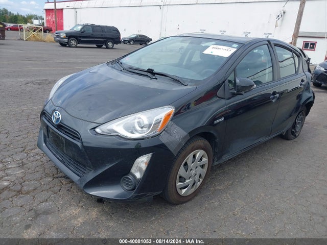 Toyota Prius C Two 2015 JTDKDTB34F1576196 Image 2