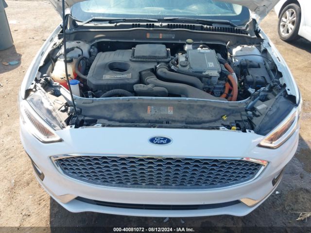 3FA6P0RU5KR138749 Ford Fusion Hybrid Titanium