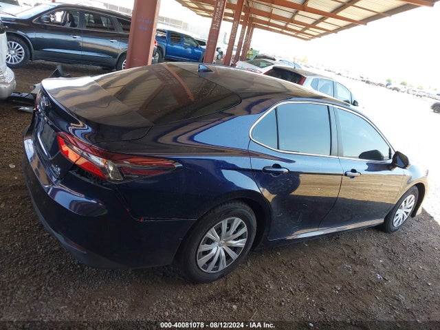 40081078 :رقم المزاد ، 4T1C31AK5MU556342 vin ، 2021 Toyota Camry Le Hybrid مزاد بيع