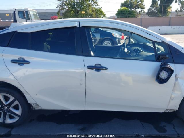 JTDKARFUXG3501393 Toyota Prius Four Touring