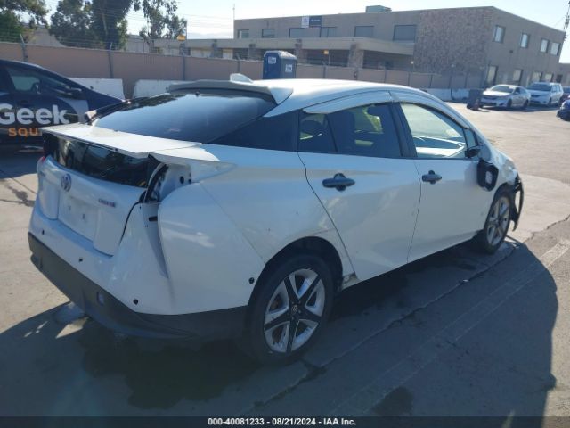 JTDKARFUXG3501393 Toyota Prius Four Touring
