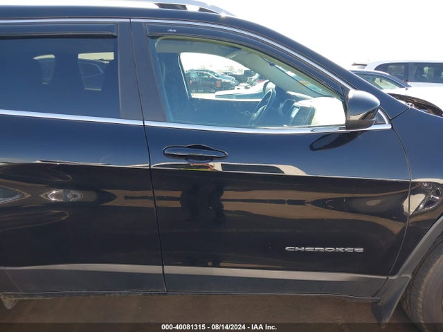 1C4PJMCS9HW530265 Jeep Cherokee Latitude 4x4