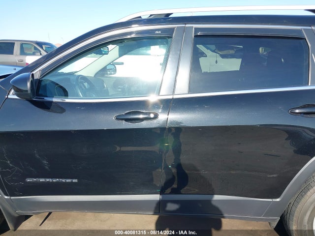 1C4PJMCS9HW530265 Jeep Cherokee Latitude 4x4