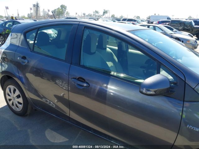 JTDKDTB35E1574262 Toyota Prius C One