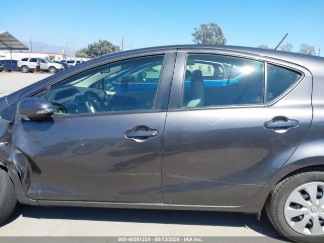 JTDKDTB35E1574262 Toyota Prius C One
