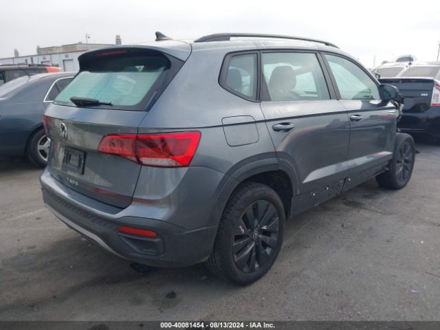 3VVDX7B22NM018235 Volkswagen tsi