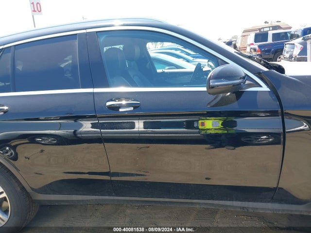 W1N0G8DB6NV373648 Mercedes-Benz Glc 300 Suv