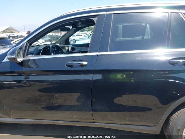 W1N0G8DB6NV373648 Mercedes-Benz Glc 300 Suv