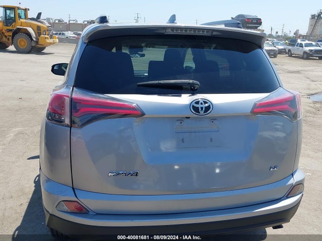 Toyota RAV4 LE 2018 JTMZFREV8JJ163814 Image 16