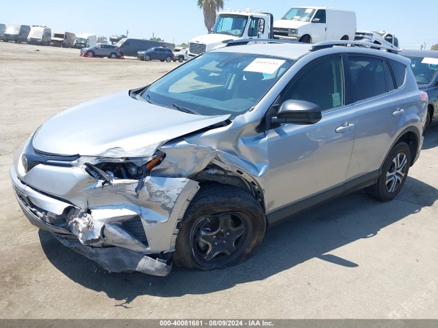 Toyota RAV4 LE 2018 JTMZFREV8JJ163814 Image 2