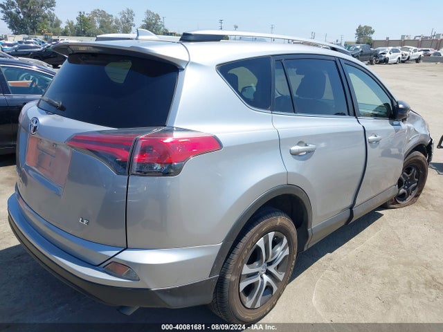Toyota RAV4 LE 2018 JTMZFREV8JJ163814 Image 4