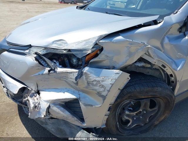 Toyota RAV4 LE 2018 JTMZFREV8JJ163814 Image 6