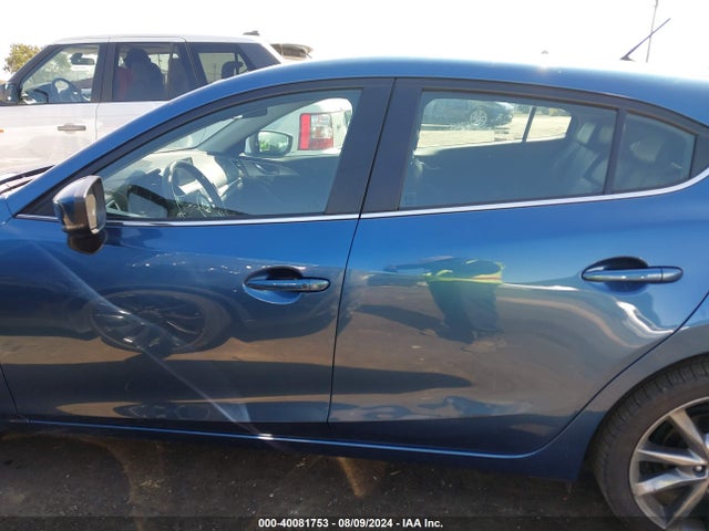 3MZBN1L30JM268239 Mazda Mazda3 Touring