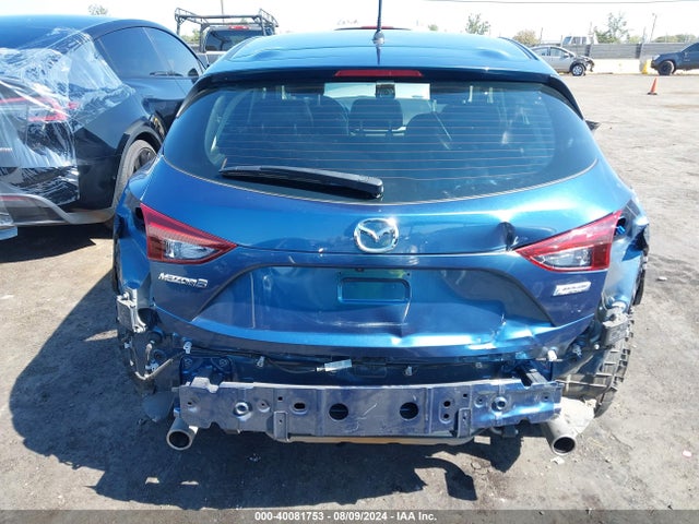 3MZBN1L30JM268239 Mazda Mazda3 Touring