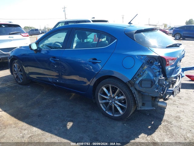 3MZBN1L30JM268239 Mazda Mazda3 Touring