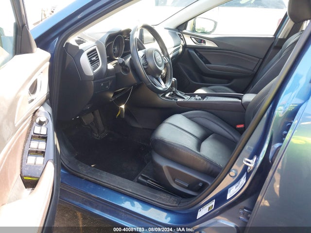 3MZBN1L30JM268239 Mazda Mazda3 Touring
