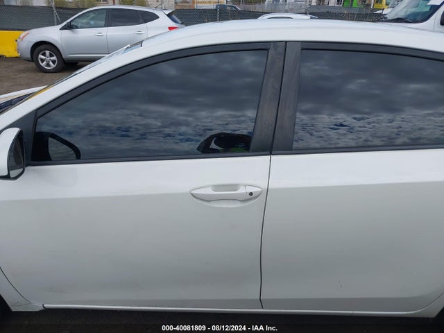 Toyota COROLLA LE 2018 5YFBURHE7JP795007 Image 14