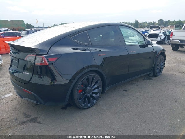 2024 TESLA MODEL Y 7SAYGDEF5RF050283 Photo 3