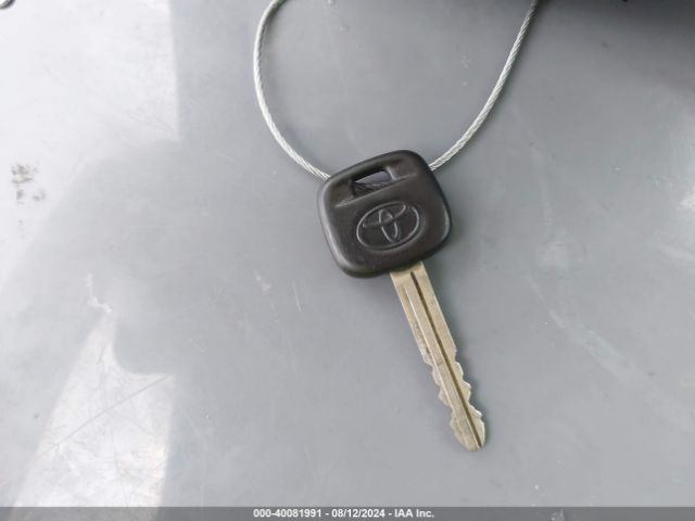 VNKKTUD32FA021566 Toyota YARIS L