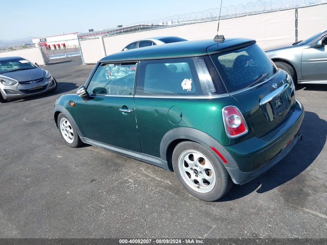 2012 MINI COOPER WMWSU3C52CT259403 Photo 2