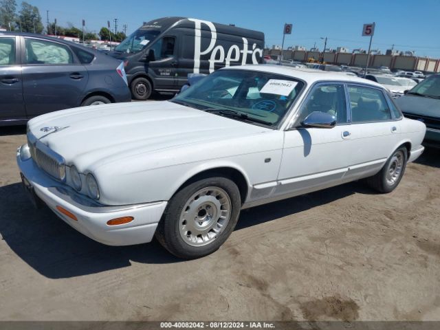 1999 JAGUAR XJ8 SAJKD6043XC869429 Photo 1