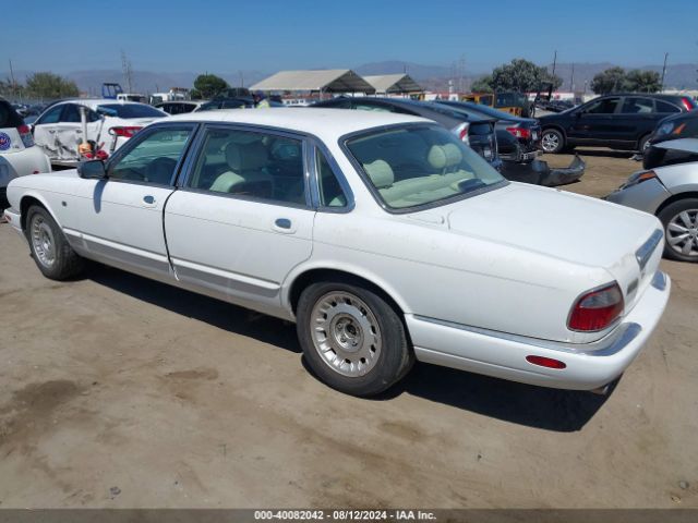 1999 JAGUAR XJ8 SAJKD6043XC869429 Photo 2