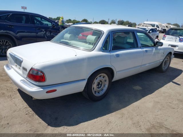 1999 JAGUAR XJ8 SAJKD6043XC869429 Photo 3