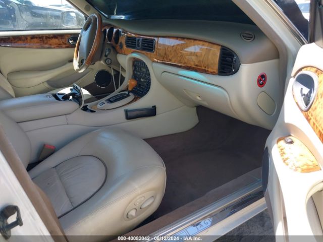 1999 JAGUAR XJ8 SAJKD6043XC869429 Photo 4