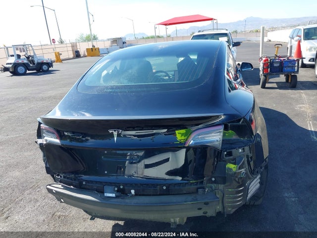 Tesla Model 3 Long Range/mid Range 2018 5YJ3E1EA1JF156847 Image 17