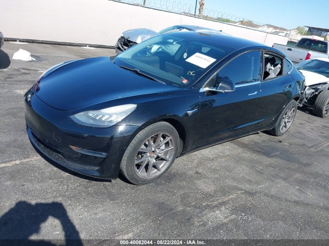 Tesla Model 3 Long Range/mid Range 2018 5YJ3E1EA1JF156847 Image 2