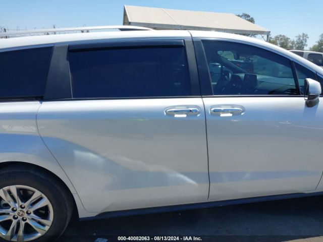 5TDZSKFC1RS118664 Toyota Sienna Limited