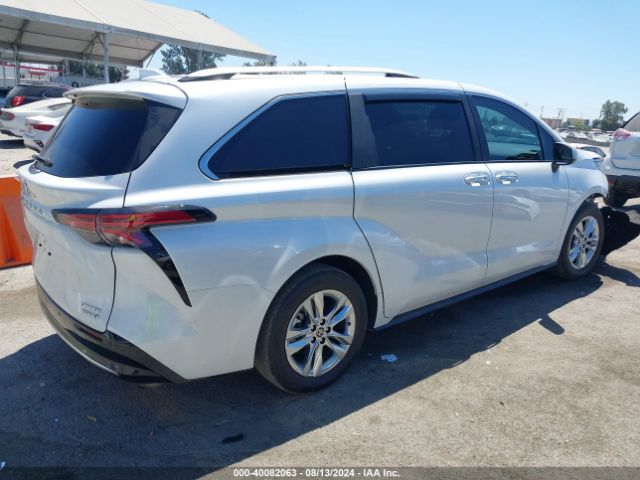 5TDZSKFC1RS118664 Toyota Sienna Limited