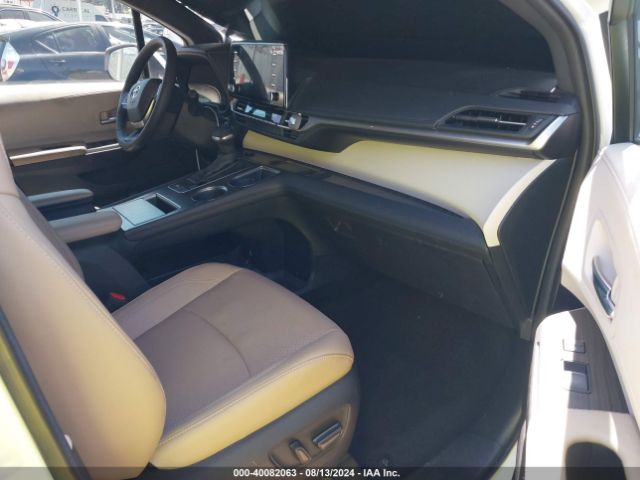 5TDZSKFC1RS118664 Toyota Sienna Limited
