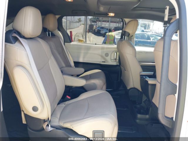 5TDZSKFC1RS118664 Toyota Sienna Limited