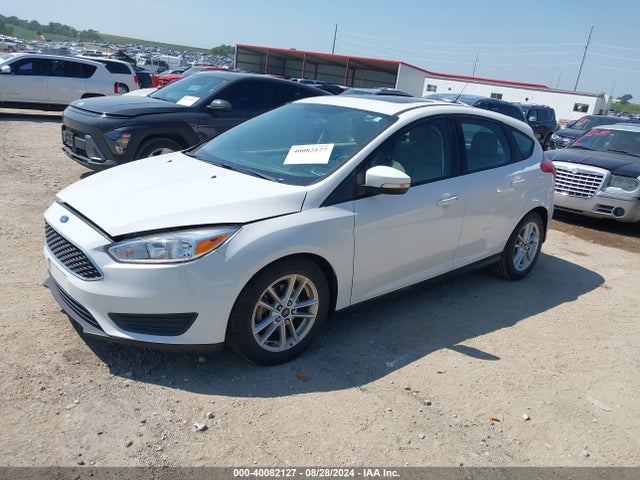 Ford FOCUS SE 2015 1FADP3K2XFL329332 Image 2