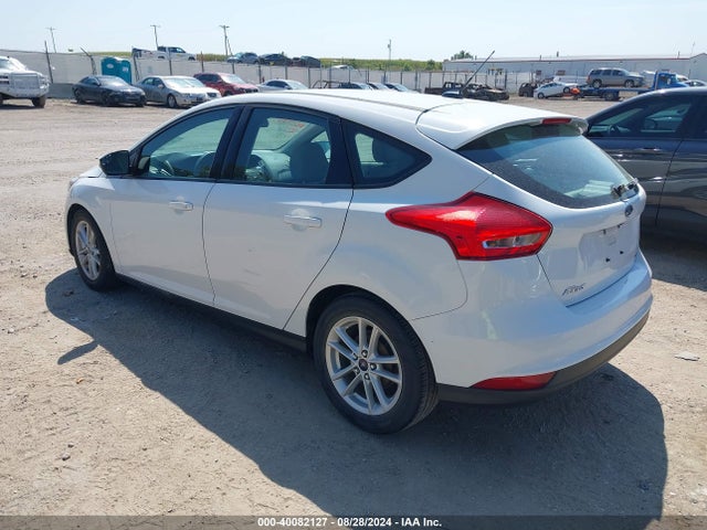 Ford FOCUS SE 2015 1FADP3K2XFL329332 Image 3