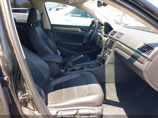 1VWBT7A35GC065496 Volkswagen Passat 1.8t Se