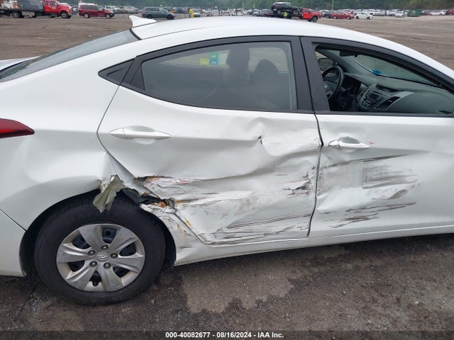 5NPDH4AE5GH784801 Hyundai ELANTRA SE
