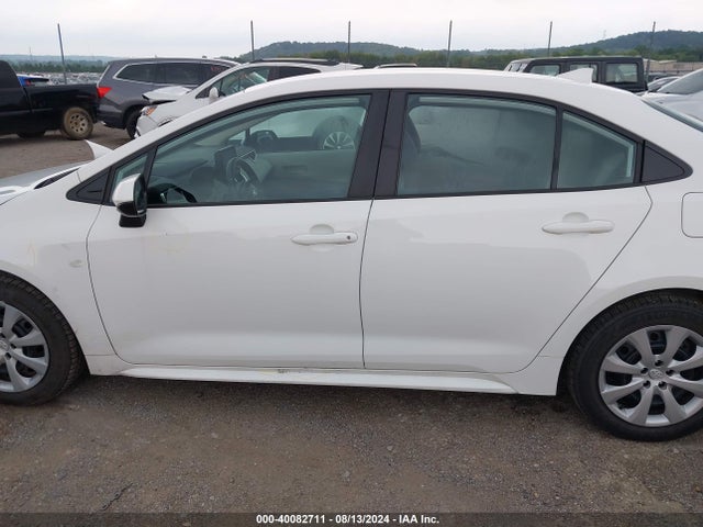 Toyota COROLLA LE 2022 5YFEPMAE0NP328082 Image 14