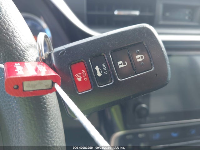 5YFBURHE7HP654187 Toyota Corolla Xle