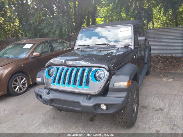 1C4HJXDG8JW170850 Jeep Wrangler Unlimited Sport S 4x4
