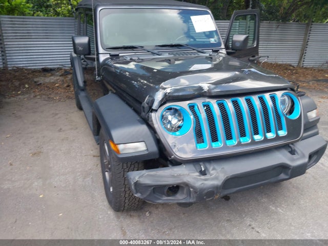 1C4HJXDG8JW170850 Jeep Wrangler Unlimited Sport S 4x4