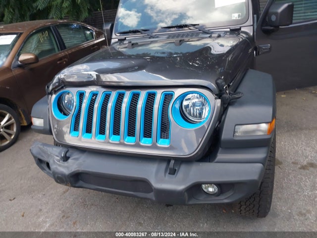 1C4HJXDG8JW170850 Jeep Wrangler Unlimited Sport S 4x4