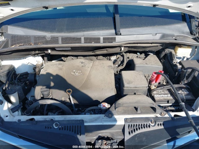 Toyota Sienna Le 8 Passenger 2018 5TDKZ3DCXJS904568 Image 10