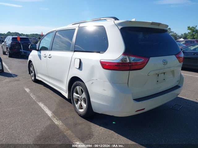 Toyota Sienna Le 8 Passenger 2018 5TDKZ3DCXJS904568 Image 3