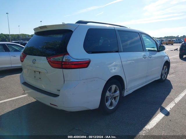 Toyota Sienna Le 8 Passenger 2018 5TDKZ3DCXJS904568 Image 4