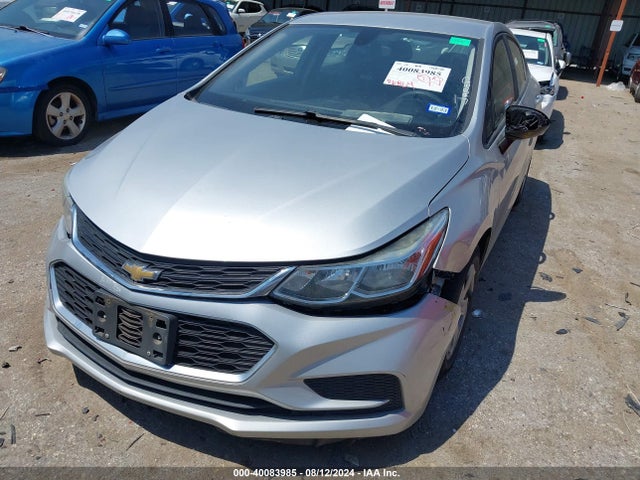Chevrolet Cruze Ls Auto 2017 1G1BC5SM8H7265726 Image 2